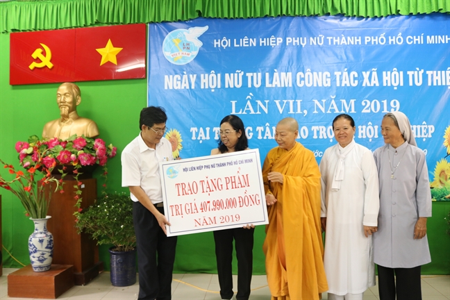 Tấm lòng của phố gửi miền xa Tam long cua pho gui mien xa