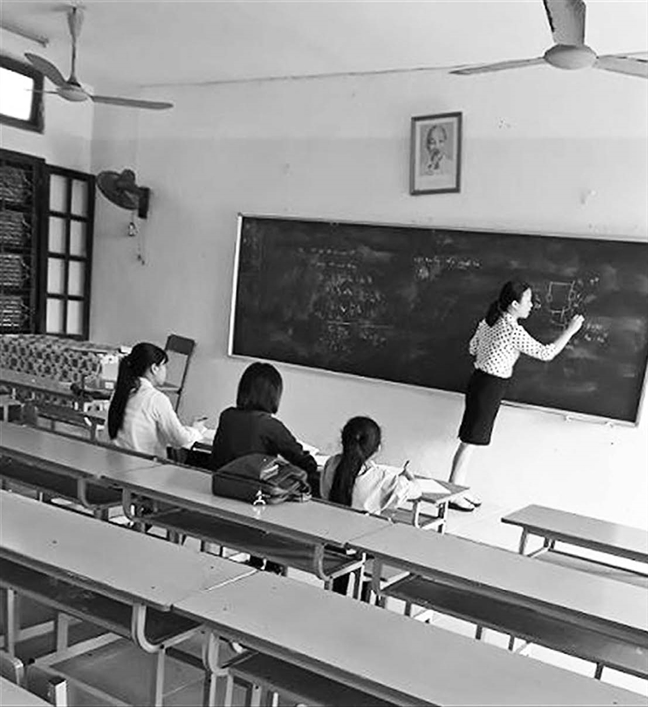 Còn mô hình đào tạo sư phạm cũ, còn 'thợ dạy' Con mo hinh dao tao su pham cu, con 'tho day'