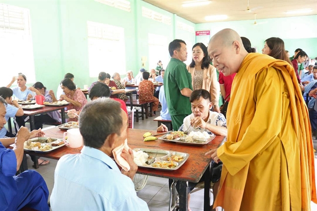 Những nữ tu 'gieo mầm thiện' Nhung nu tu 'gieo mam thien'
