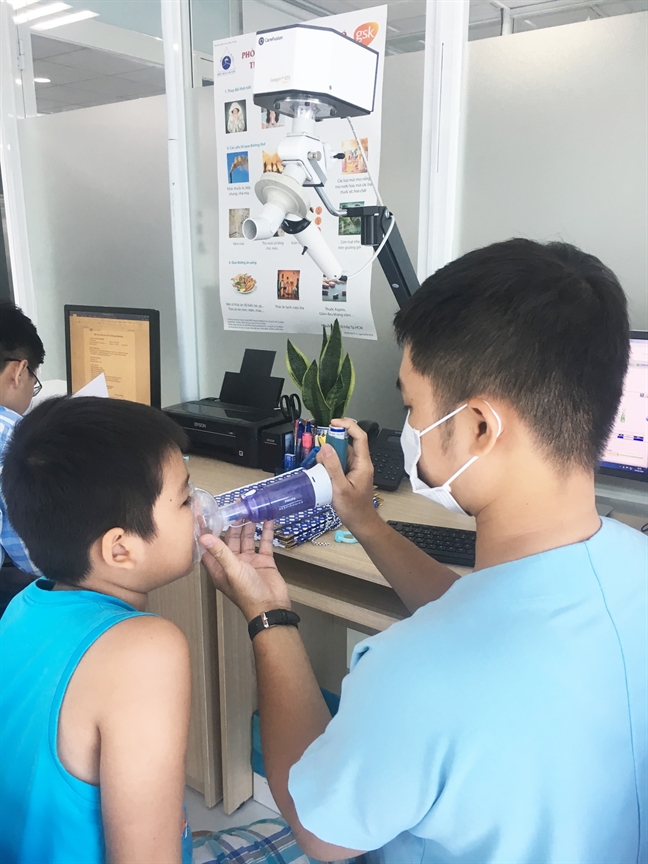 Sau điều trị ho, mất ngủ 12 năm, mới phát hiện bị... suyễn Sau dieu tri ho, mat ngu 12 nam, moi phat hien bi... suyen