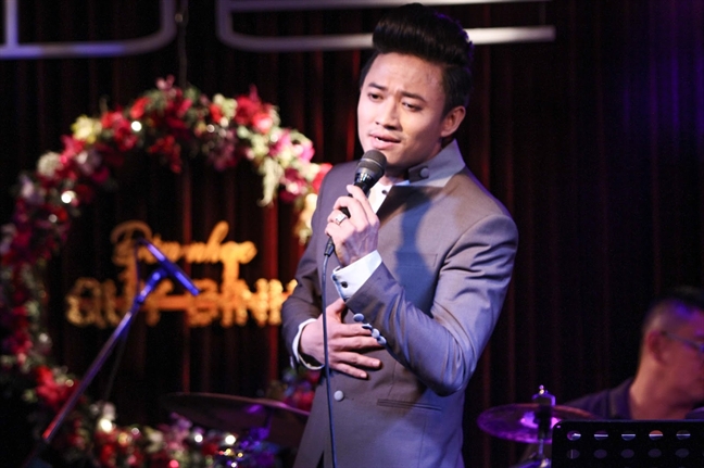Quý Bình nói gì khi bị nghi dựa dẫm vào bạn gái doanh nhân? Quy Binh noi gi khi bi nghi dua dam vao ban gai doanh nhan?