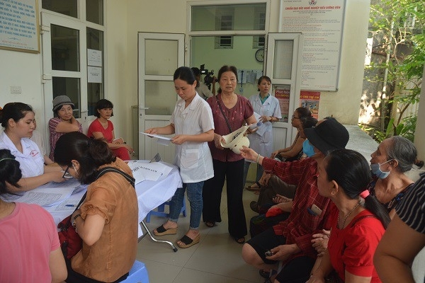 Đi khám da, lòi ra nhiễm độc sắt Di khám da, loi ra nhiẽm dọc sát