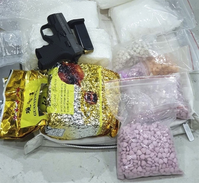 Bắt 7 đối tượng vận chuyển 35kg ma túy, thu giữ 2 khẩu súng Bat 7 doi tuong van chuyen 35kg ma tuy, thu giu 2 khau sung