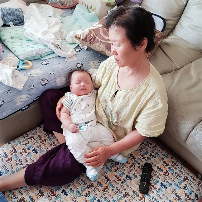 Mẹ chồng mắc phải kiếp Osin Me chong mac phai kiep Osin