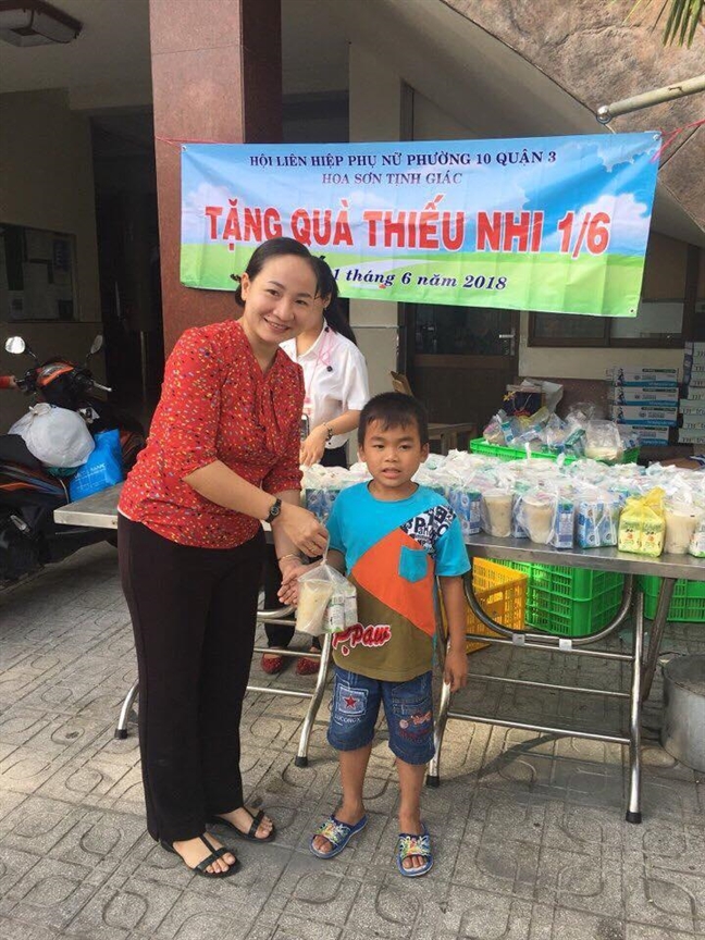 Nặng duyên với Hội Nang duyen voi Hoi