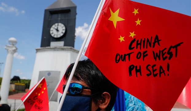 Philippines phớt lờ phán quyết Tòa trọng tài quốc tế để bắt tay với Trung Quốc Philippines phot lo phan quyet Toa trong tai quoc te de bat tay voi Trung Quoc