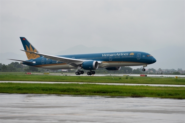 Máy bay của Vietnam Airline liên tục rách lốp, bí ẩn nguyên nhân May bay cua Vietnam Airline lien tuc rach lop, bi an nguyen nhan