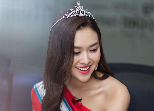 Thân hình 'mặc gì cũng đẹp' của đại diện Việt Nam tại Hoa hậu Quốc tế 2019 Than hinh 'mac gi cung dep' của dại diẹn Viẹt Nam tại Hoa hau Quoc te 2019