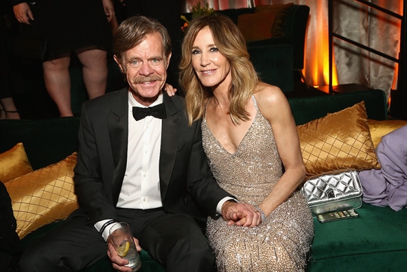 Nữ diễn viên Felicity Huffman bị kết án tù trong vụ bê bối chạy trường Nu dien vien Felicity Huffman bi ket an tu trong vu be boi chay truong