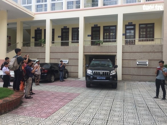 Chừng nào mới bỏ tù tập đoàn mua bán điểm? Chung nao moi bo tu tap doan mua ban diem?
