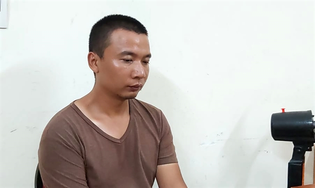 Bắt 3 người Trung Quốc làm giả hàng trăm thẻ ATM để rút trộm tiền Bat 3 nguoi Trung Quoc lam gia hang tram the ATM de rut trom tien