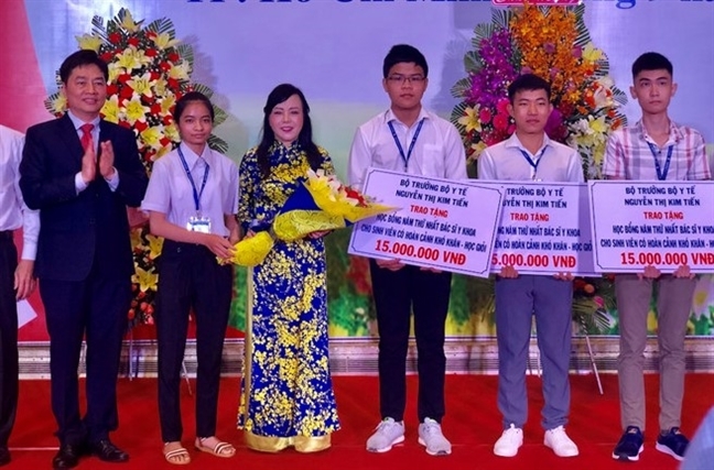 Tranh cãi việc đổi tên Đại học Y Dược thành Đại học Sức khỏe: Bộ Y tế nói gì? Tranh cai viec doi ten Dai hoc Y Duoc thanh Dai hoc Suc khoe: Bo Y te noi gi?