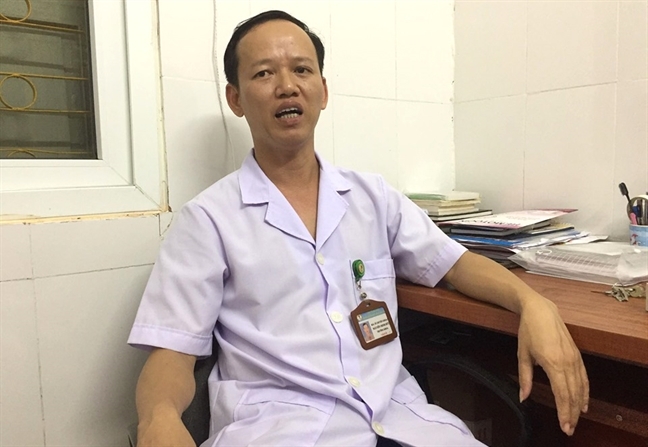 Kỷ luật ê-kíp đỡ đẻ trong vụ kéo đứt cổ trẻ sơ sinh Ky luat e-kip do de trong vu keo dut co tre so sinh
