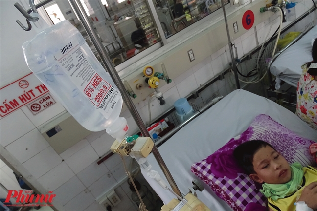 Cao điểm sốt xuất huyết, bệnh viện nháo nhào mượn thuốc điều trị Cao diem sot xuat huyet, benh vien nhao nhao muon thuoc dieu tri