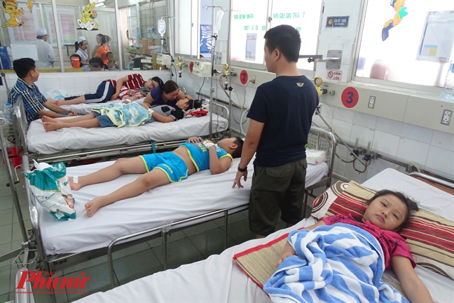 Cao điểm sốt xuất huyết, bệnh viện nháo nhào mượn thuốc điều trị Cao diem sot xuat huyet, benh vien nhao nhao muon thuoc dieu tri
