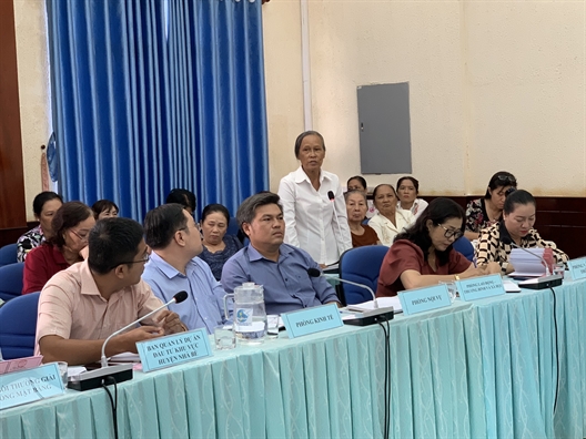 Phụ nữ huyện Nhà Bè gửi nhiều kiến nghị đến chính quyền Phu nu huyen Nha Be gui nhieu kien nghi den chinh quyen