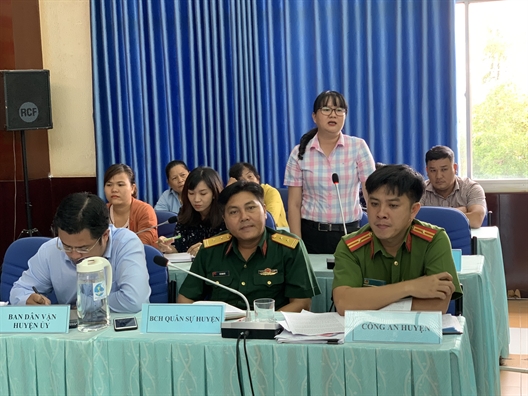 Phụ nữ huyện Nhà Bè gửi nhiều kiến nghị đến chính quyền Phu nu huyen Nha Be gui nhieu kien nghi den chinh quyen