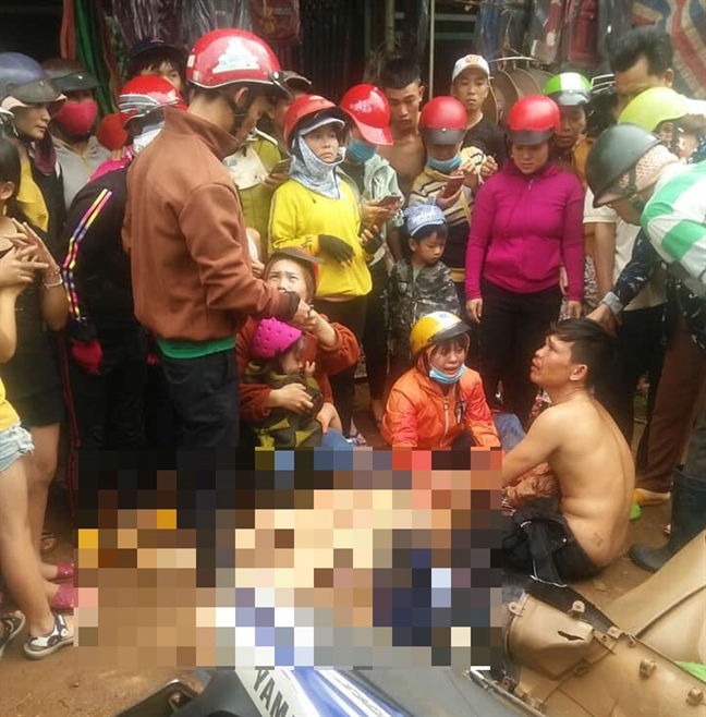 Bắt 4 đối tượng liên quan vụ dân vây xe cảnh sát giao thông Bat 4 doi tuong lien quan vu dan vay xe canh sat giao thong