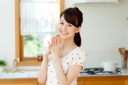 Chẳng bà vợ nào thích bị bỏ rơi... bên bàn ăn Chang ba vo nao thich bi bo roi... ben ban an