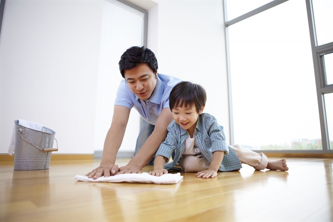 Dùng tiền dạy con việc nhà, vợ chồng xung đột Dung tien day con viec nha, vo chong xung dot
