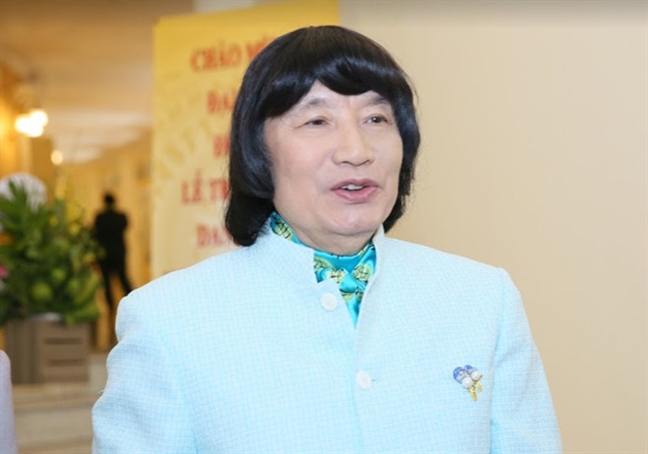 NSND Minh Vương nói gì về việc chấm thi ca vọng cổ nhưng chú trọng nhan sắc thay vì giọng ca? NSND Minh Vuong noi gi ve viec cham thi ca vong co nhung chu trong nhan sac thay vi giong ca?