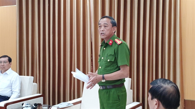 Khen thưởng công an trong vụ bắt nhóm người Trung Quốc sản xuất clip sex Khen thuong cong an trong vu bat nhom nguoi Trung Quoc san xuat clip sex