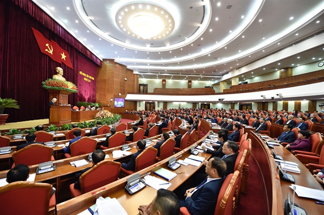Cấm người thân quan chức can thiệp vào công tác cán bộ Cam nguoi than quan chuc can thiep vao cong tac can bo