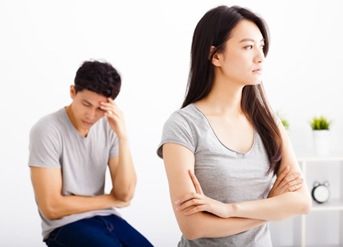 Vợ quá lười biếng, chỉ thích ở nhà sống ảo Vo qua luoi bieng, chi thich o nha song ao