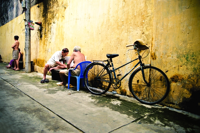 Người già sợ cô đơn, vô dụng Nguoi gia so co don, vo dung