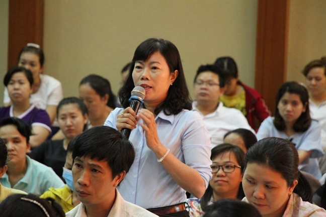 Nữ công nhân các khu chế xuất, khu công nghiệp kiến nghị: Làm sao để an toàn cho con, nhẹ nhàng cho mẹ! Nu cong nhan cac khu che xuat, khu cong nghiep kien nghi: Lam sao de an toan cho con, nhe nhang cho me!