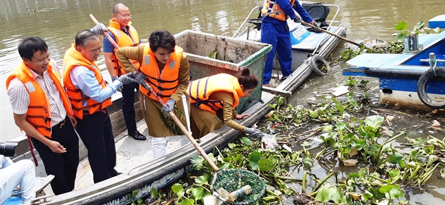 Tìm kiếm giải pháp hay từ cộng đồng về hạn chế rác thải nhựa Tim kiem giai phap hay tu cong dong ve han che rac thai nhua