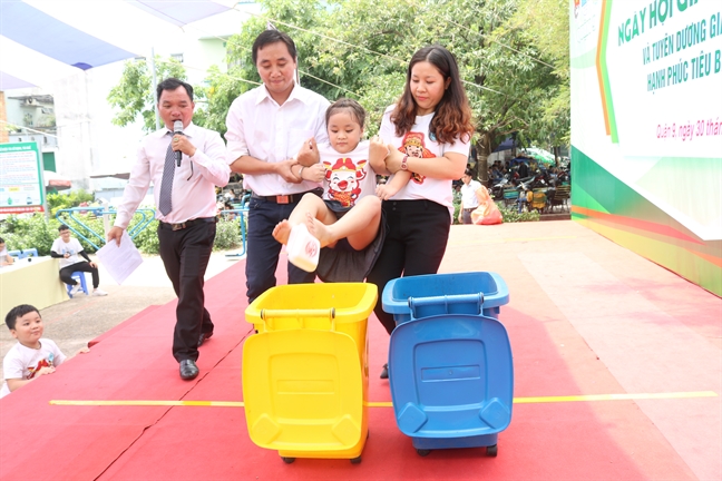 Đổi mới để đi đường dài Doi moi de di duong dai