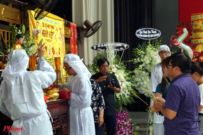 Tiếng kèn saxophone đưa nghệ sĩ Xuân Hiếu về cõi vĩnh hằng Tieng ken saxophone dua nghe si Xuan Hieu ve coi vinh hang