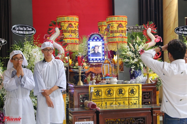 Tiếng kèn saxophone đưa nghệ sĩ Xuân Hiếu về cõi vĩnh hằng Tieng ken saxophone dua nghe si Xuan Hieu ve coi vinh hang