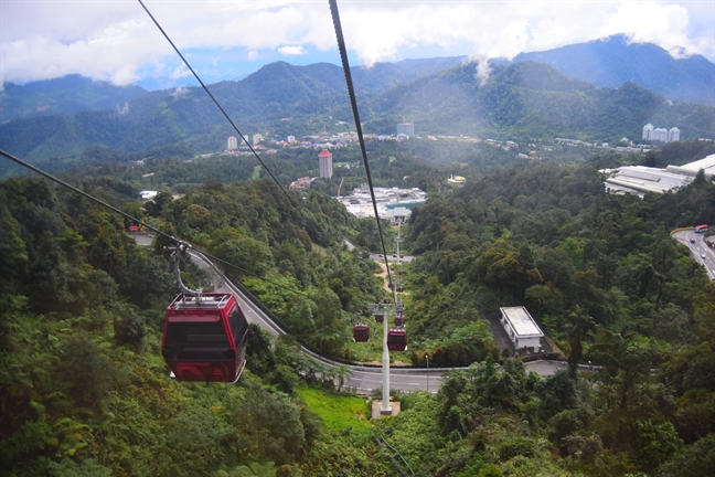 Cũng làm du lịch, nhưng Genting khác hẳn Bà Nà Cung lam du lich, nhung Genting khac han Ba Na