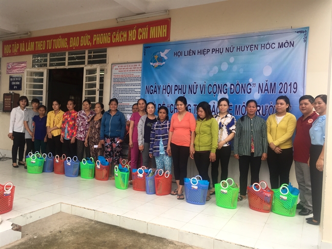 Nhiều hoạt động ý nghĩa tại Ngày hội Phụ nữ vì cộng đồng huyện Hóc Môn Nhieu hoat dong y nghia tai Ngay hoi Phu nu vi cong dong huyen Hoc Mon