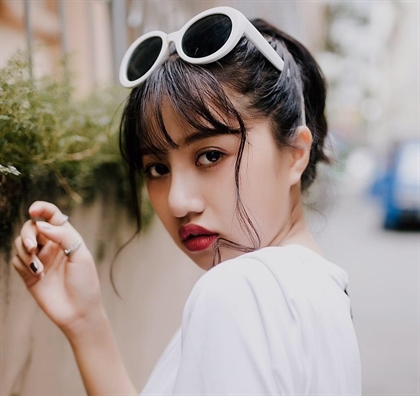 Nhan sắc của 3 mỹ nhân chiếm top trending YouTube Nhan sác của 3 mỹ nhan chiém top trending YouTube