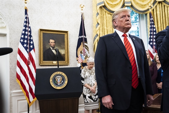 Tổng thống Trump gọi tiến trình luận tội là 'cuộc đảo chính' Tong thong Trump goi tien trinh luan toi la 'cuoc dao chinh'