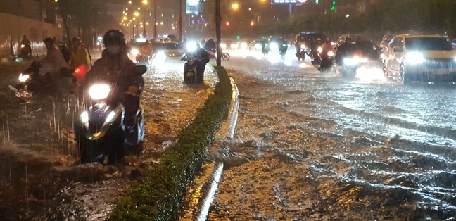 Chi gần 500 tỉ đồng để chống ngập cho đường Nguyễn Hữu Cảnh Chi gan 500 ti dong de chong ngap cho duong Nguyen Huu Canh