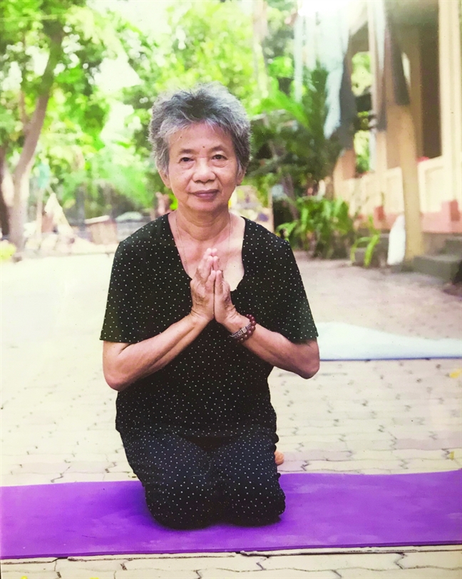 Cụ bà Mạnh Thường Quân đến từ viện dưỡng lão Cu ba Manh Thuong Quan den tu vien duong lao