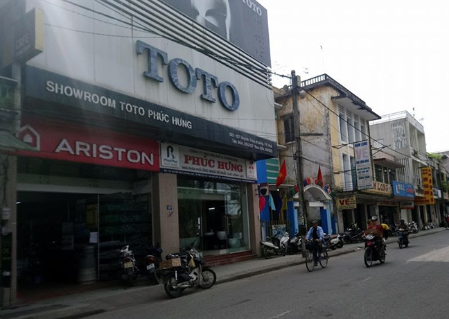 Bán nhà đất công sản trái phép, nguyên phó chủ tịch UBND tỉnh Thừa Thiên Huế bị kỷ luật Ban nha dat cong san trai phep, nguyen pho chu tich UBND tinh Thua Thien Hue bi ky luat
