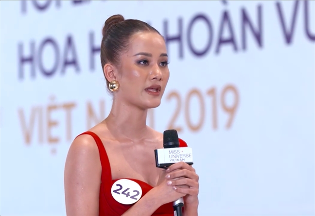 Thí sinh ‘Hoa hậu Hoàn vũ Việt Nam 2019’: cha đẻ 'Xuân tóc đỏ' là Nam Cao! Thi sinh ‘Hoa hau Hoan vu Viet Nam 2019’: cha de 'Xuan toc do' la Nam Cao!