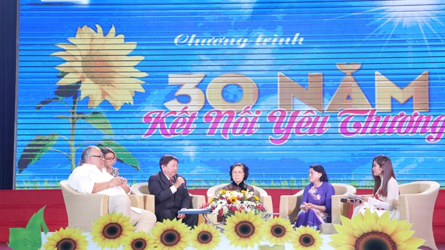 Hội Phụ nữ từ thiện TP.HCM: 30 năm kết nối yêu thương Hoi Phu nu tu thien TP.HCM: 30 nam ket noi yeu thuong