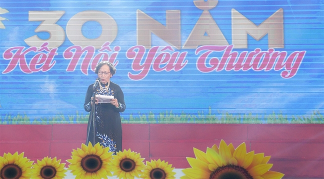Hội Phụ nữ từ thiện TP.HCM: 30 năm kết nối yêu thương Hoi Phu nu tu thien TP.HCM: 30 nam ket noi yeu thuong