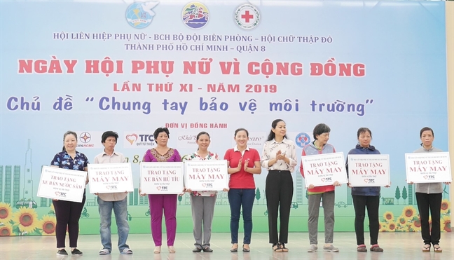 Ngày hội phụ nữ, hướng nhiều hoạt động đến cộng đồng. Ngay hoi phu nu, huong nhieu hoat dong den cong dong.