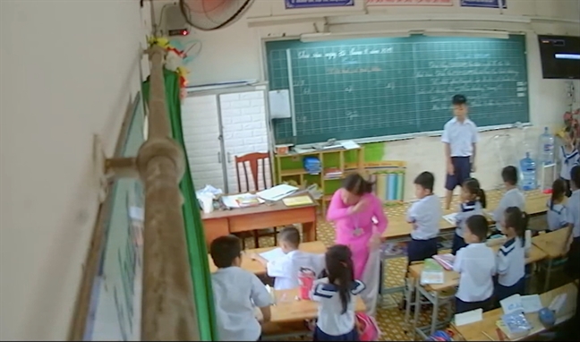 Vụ học sinh nhiều ngày liền bị cô giáo bạo hành: Nếu không kiên nhẫn thì đừng theo nghề giáo Vu hoc sinh nhieu ngay lien bi co giao bao hanh: Neu khong kien nhan thi dung theo nghe giao