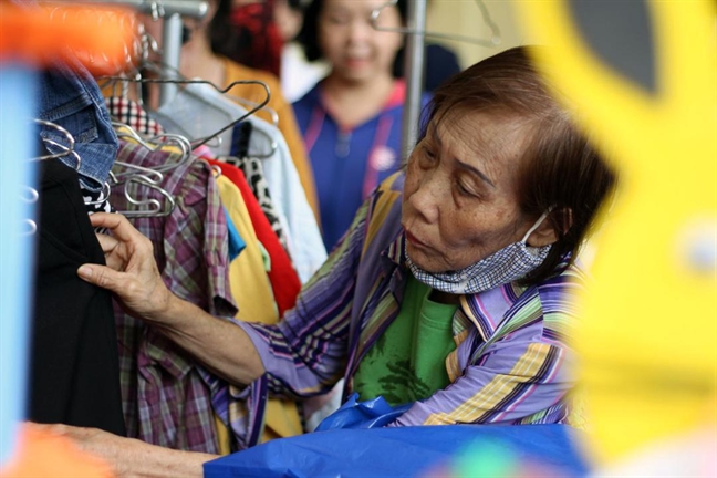 Lan tỏa thông điệp 'Hạnh phúc không chỉ là nhận mà còn là cho đi' Lan toa thong diep 'Hanh phuc khong chi la nhan ma con la cho di'