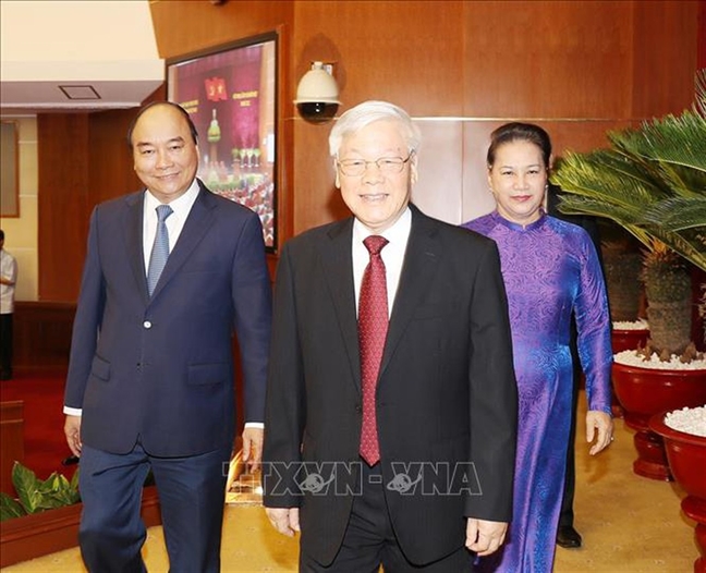 Hội nghị Trung ương 11: Tiếp tục đẩy mạnh toàn diện, đồng bộ sự nghiệp đổi mới Hoi nghi Trung uong 11: Tiep tuc day manh toan dien, dong bo su nghiep doi moi