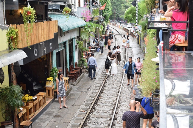 Du khách tiếc nuối ‘cafe đường tàu’ Hà Nội sắp đóng cửa Du khach tiec nuoi ‘cafe duong tau’ Ha Noi sap dong cua