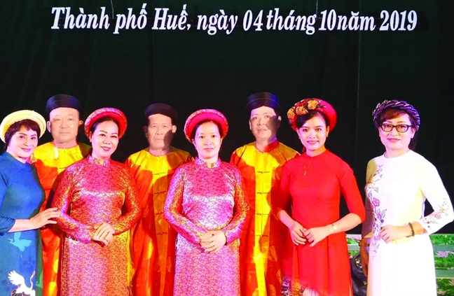 Khi nghệ sĩ bị lãnh đạo tranh suất đi nước ngoài Khi nghe si bi lanh dao tranh suat di nuoc ngoai